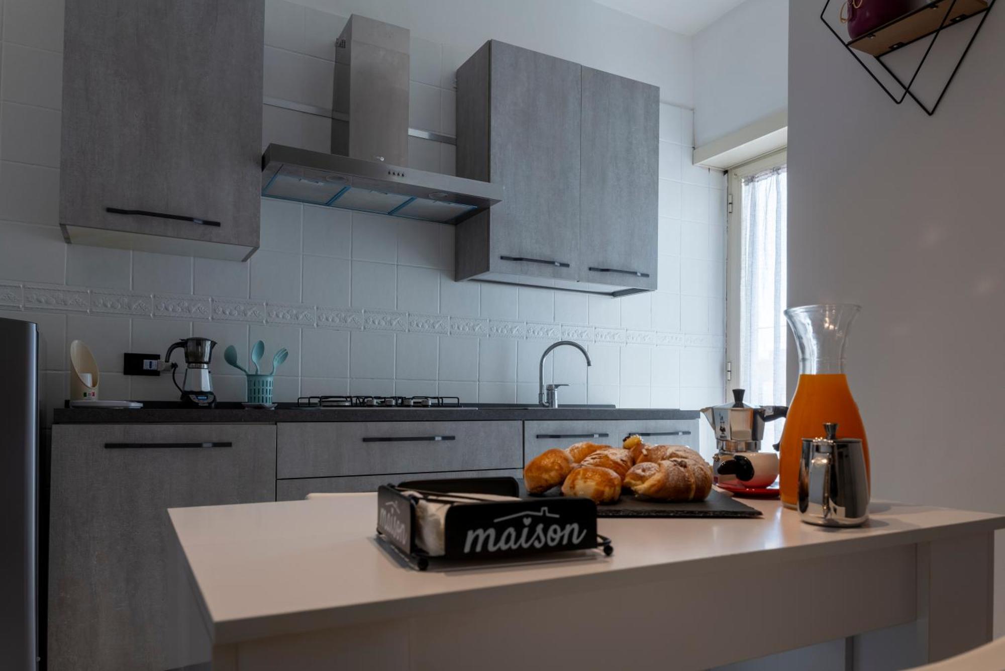 Saba'S House Apartment Naples Luaran gambar
