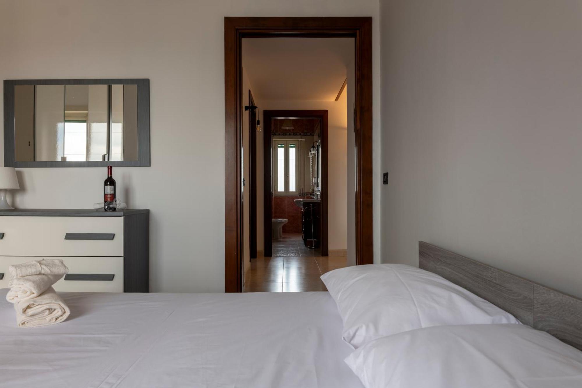 Saba'S House Apartment Naples Luaran gambar