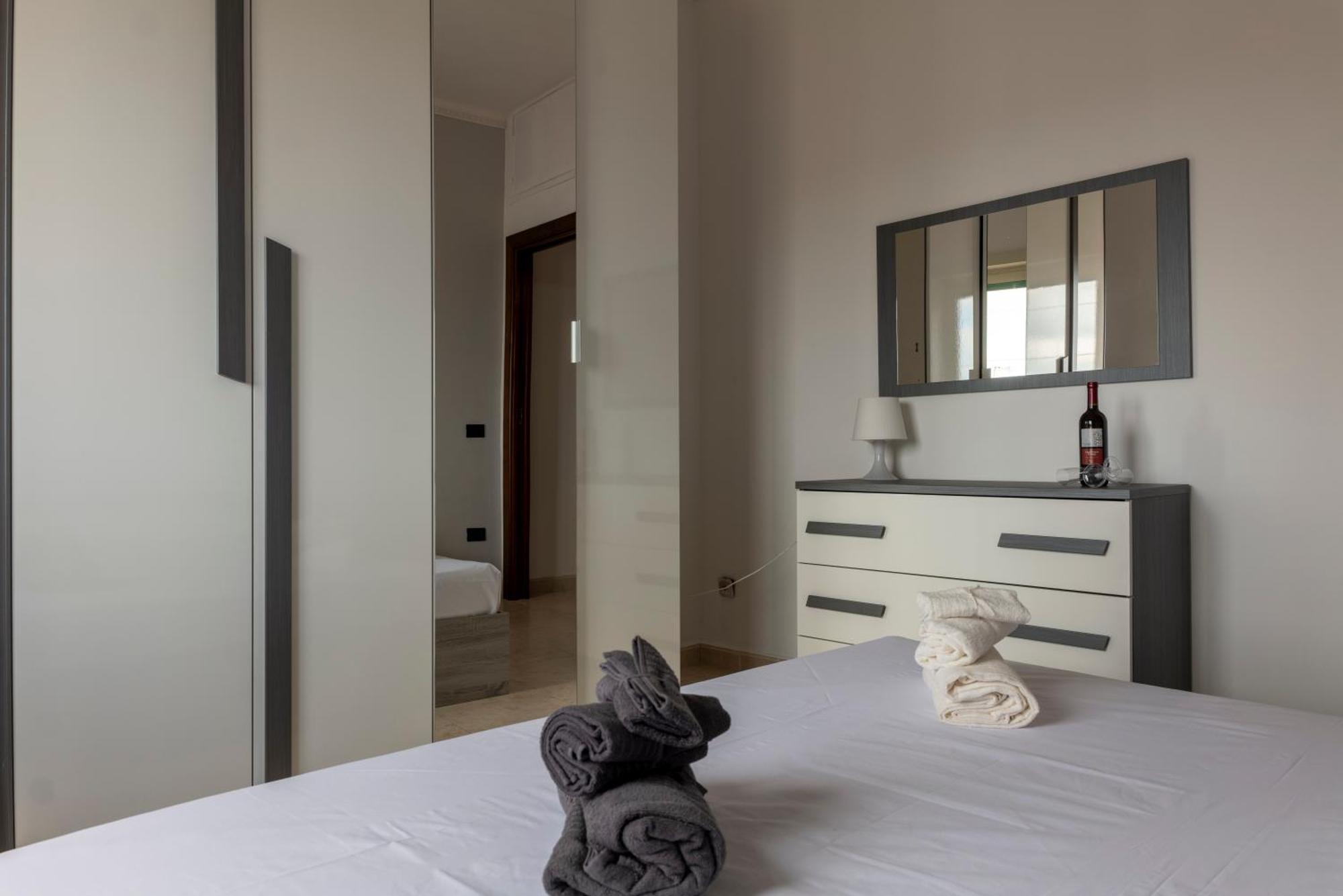 Saba'S House Apartment Naples Luaran gambar