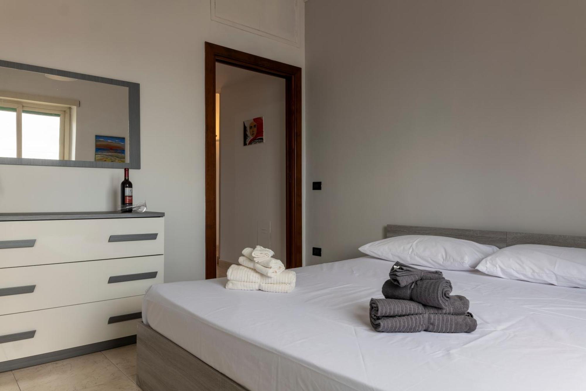 Saba'S House Apartment Naples Luaran gambar